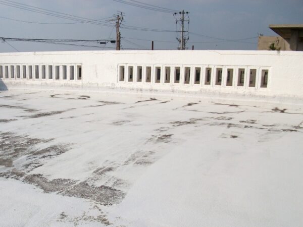 屋上防水の費用はいくらかかる?失敗しないための見積もりポイントとは