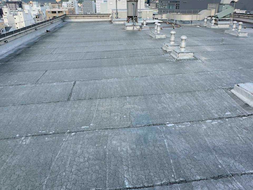 京都市中京区にて防水工事②〈ビルの改修工事・塩ビシート防水〉 施工前