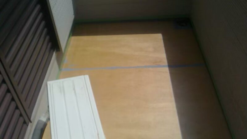 京都市山科区にて雨漏りによる防水工事〈ベランダFRP防水工事〉 施工前