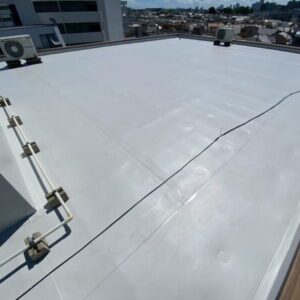 シート防水(機械固定工法)とは?仕組み・メリット・費用を解説